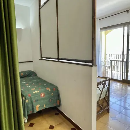 아파트 In Spain Near Sandy